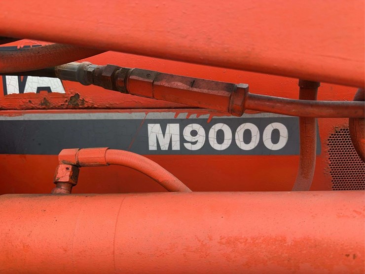 2001-kubota-m9000-image-18