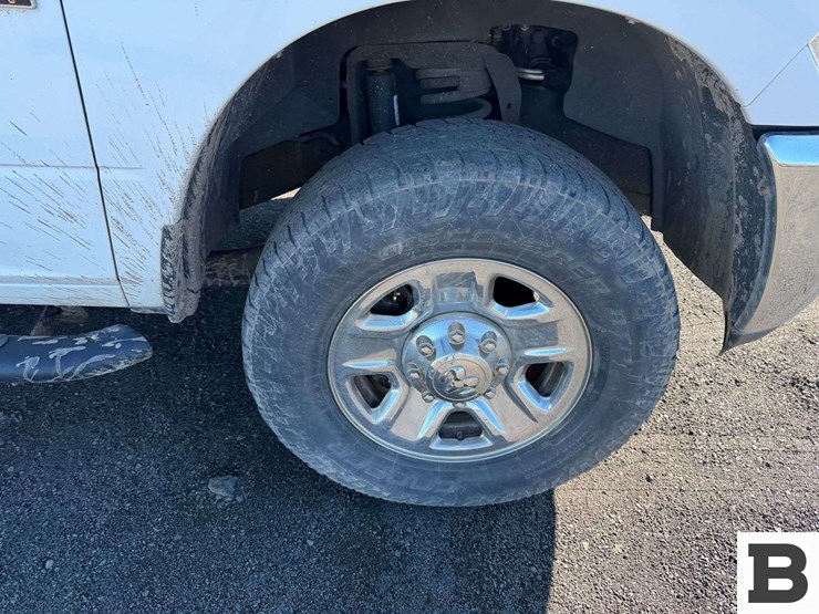 2017-dodge-2500-image-21