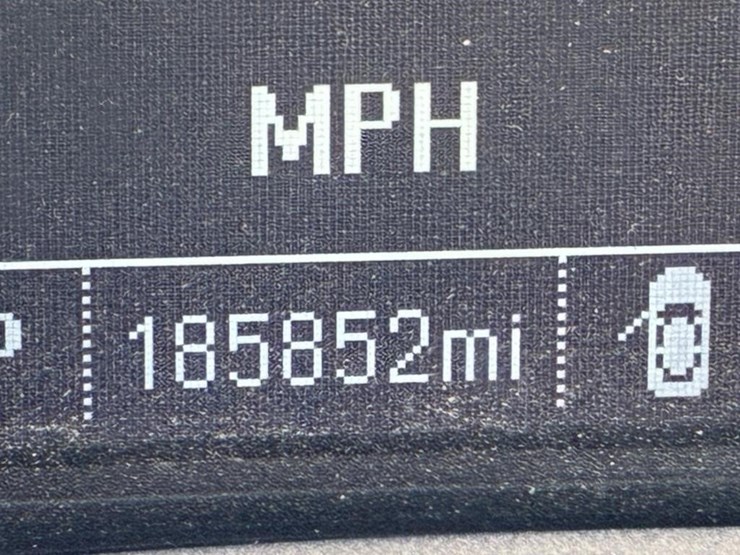 2015-chevrolet-silverado-2500-image-17