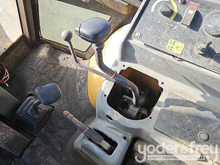 caterpillar-426c-image-25