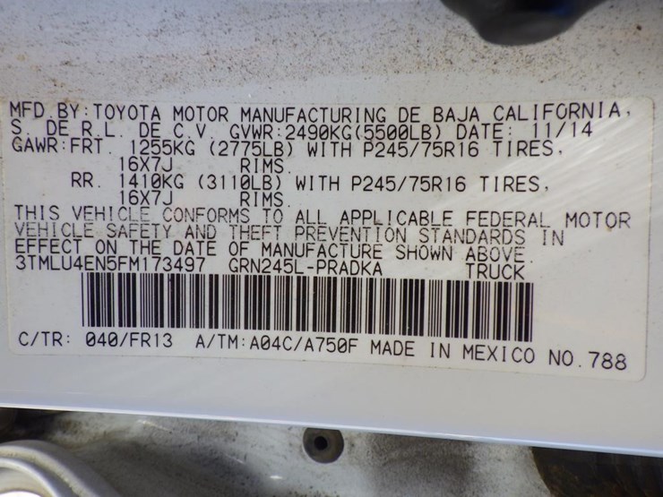 2015-toyota-tacoma-image-16