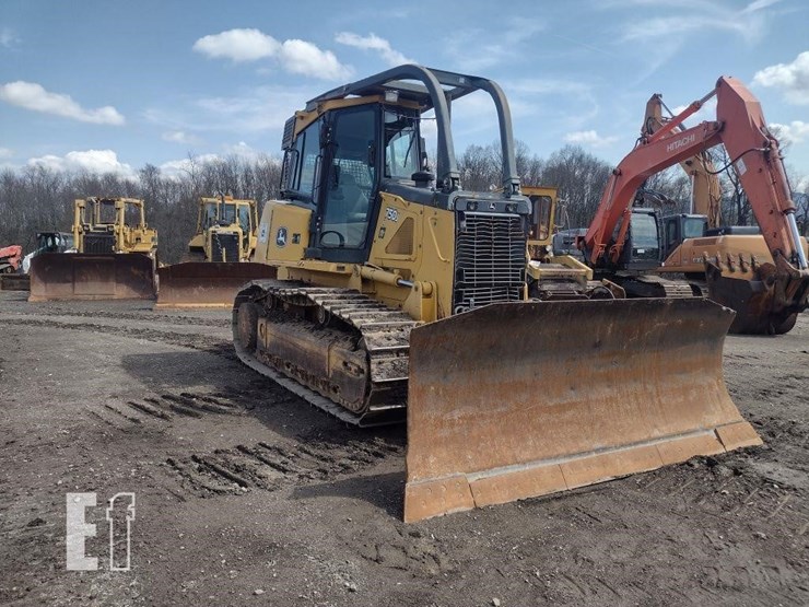 2008-deere-750j-lt-image-39