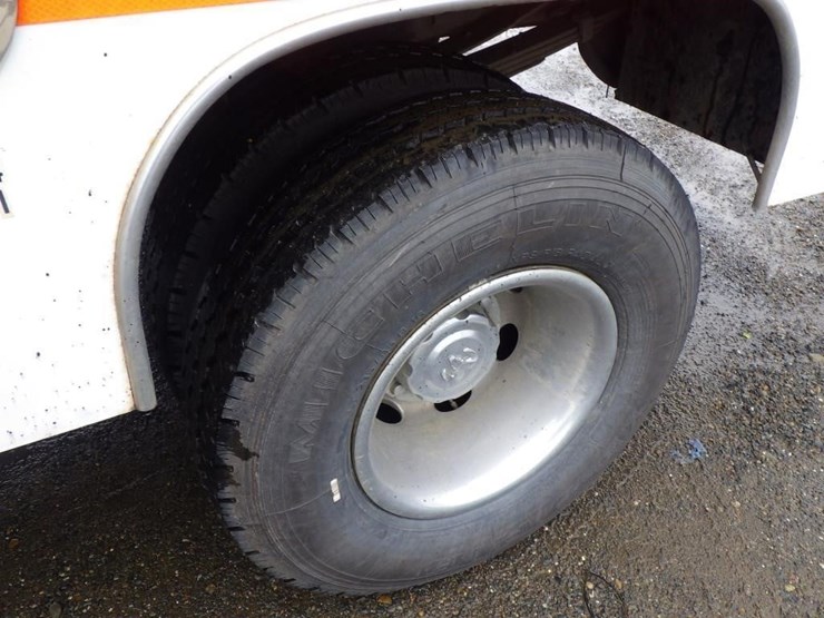 2001-dodge-ram-3500-image-14