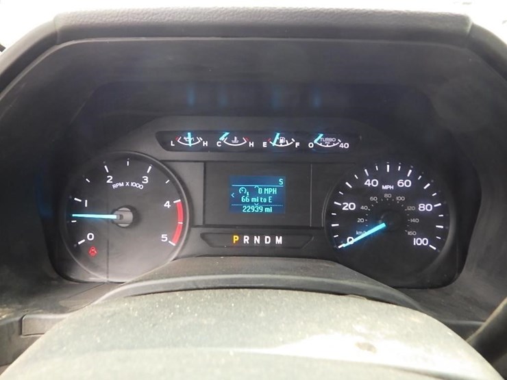2022-ford-f550-image-39