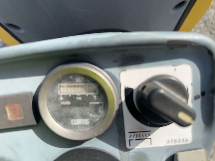 2016-dynapac-cc900g-image-21