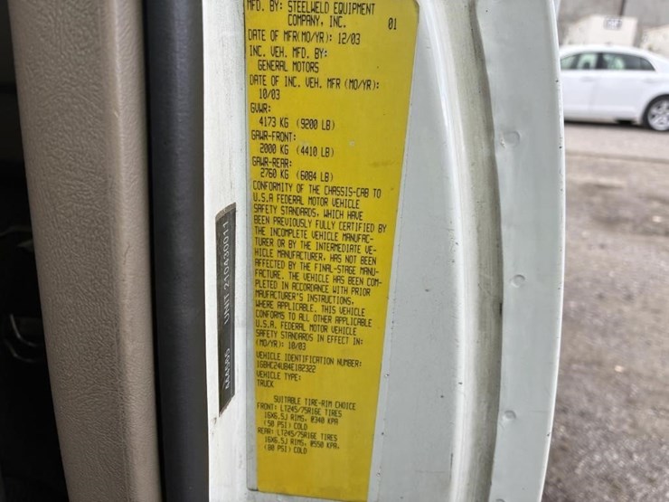 2004-chevrolet-silverado-2500hd-image-22