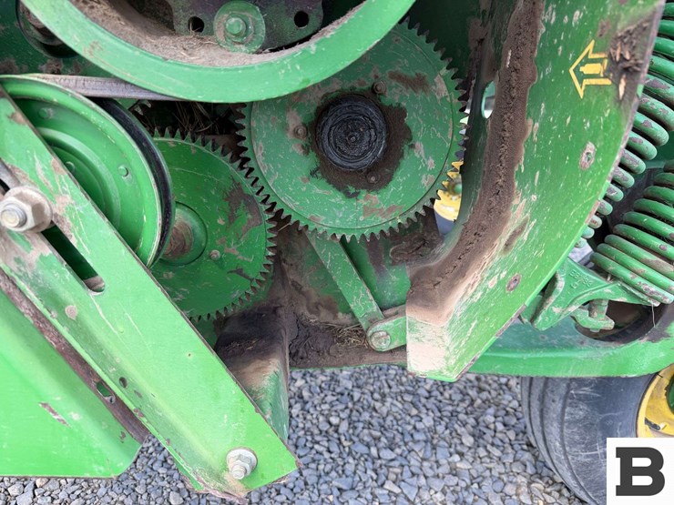 john-deere-820-image-17