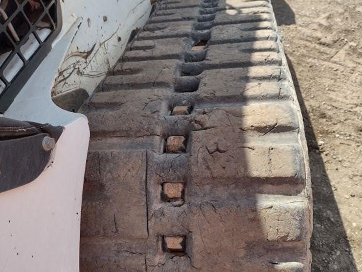 2022-bobcat-t770-image-31