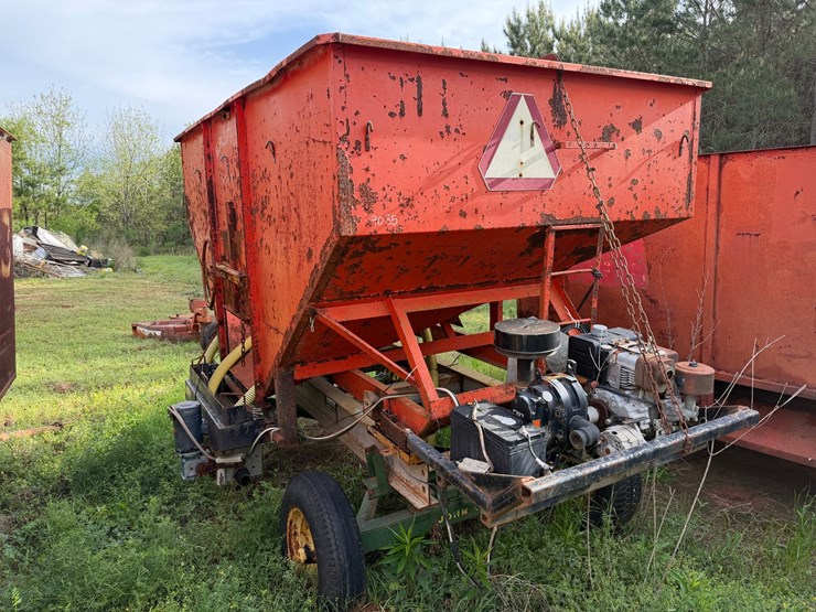 #508-•-#508-•-gravity-flow-wagon-with-pump-image-4