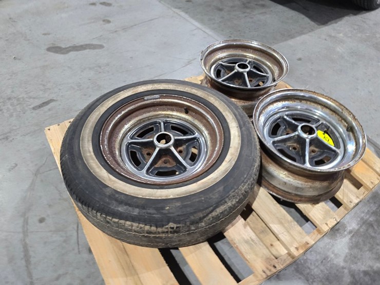 #42-•-(3)-buick-5-bolt-rims-image-3