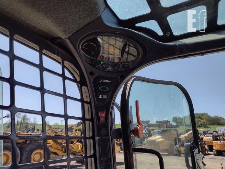 2021-bobcat-t595-image-8