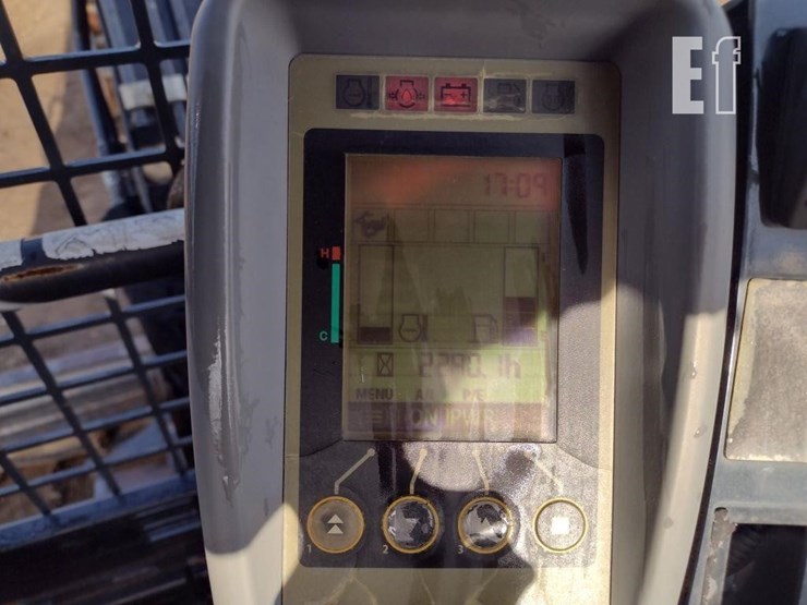 2018-deere-35g-image-7