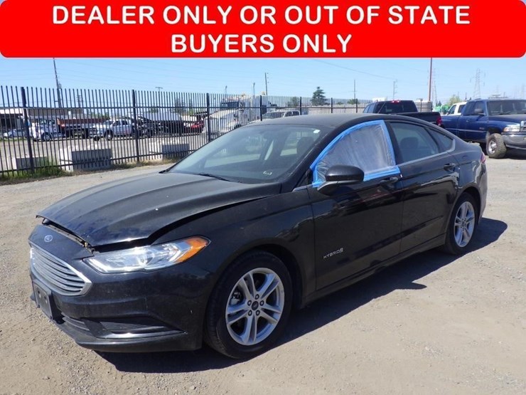 2018-ford-fusion-sedan-image-1