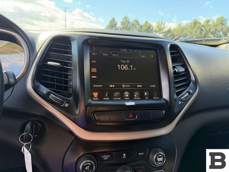 2014-jeep-cherokee-image-25