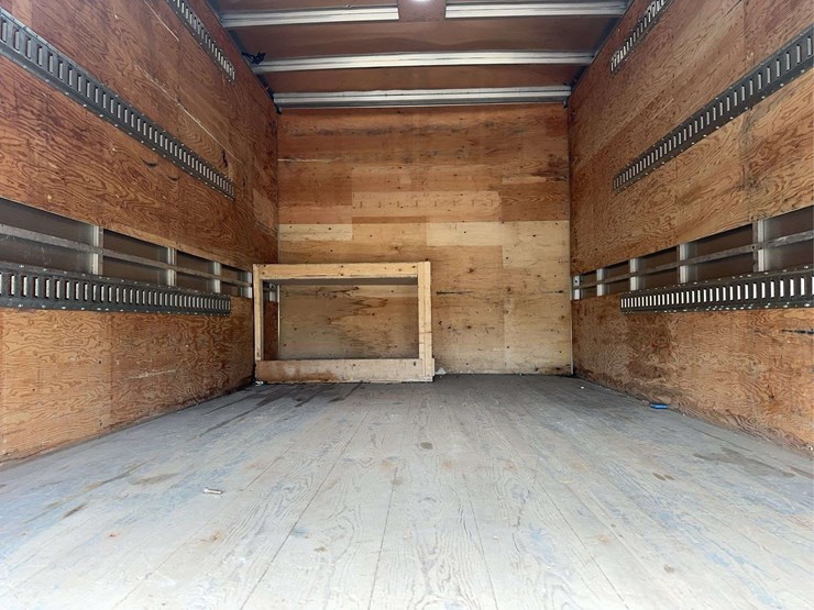 2019-ford-transit-image-16