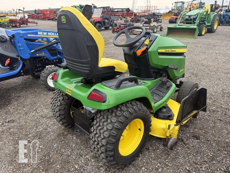 2021-john-deere-x590-image-3