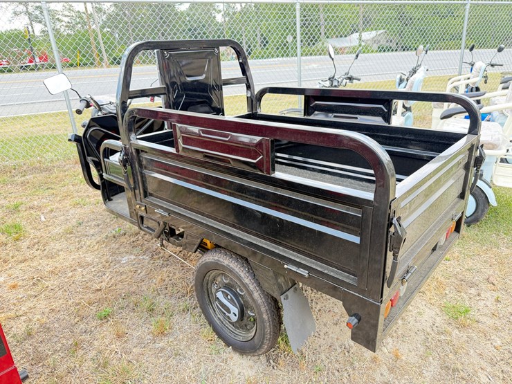 #584-•-#583-•-electric-tricycle-with-dump-bed-image-6