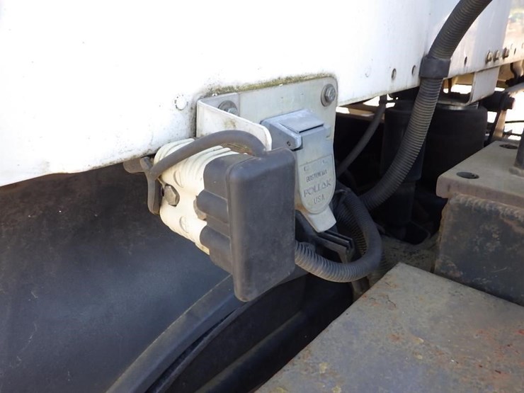 2005-utility-combo-image-15