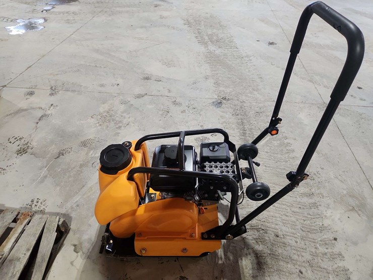 future-ft90-vibratory-plate-compactor-image-2