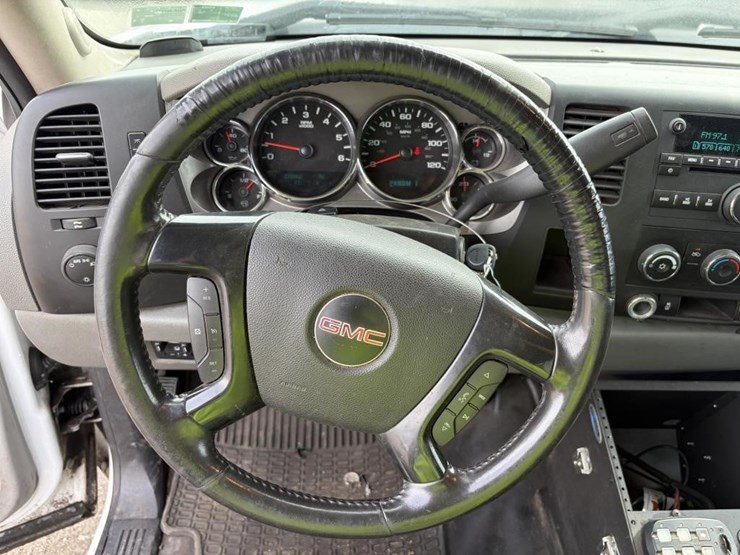 2012-gmc-sierra-2500-image-15