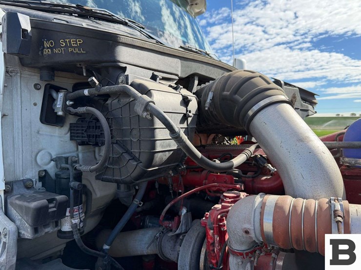 2017-kenworth-t880-image-54