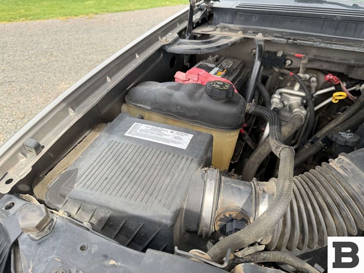 2007-chevrolet-suburban-1500-image-32