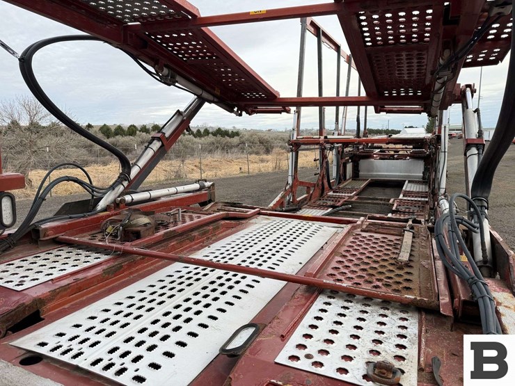 2013-peterbilt-388-image-16