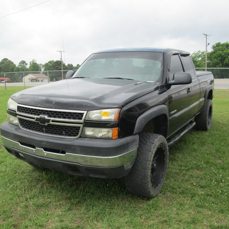 2006 CHEVROLET 2500