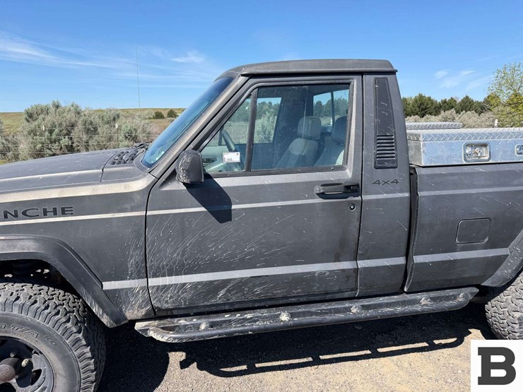 1989-jeep-comanche-pickup-image-12