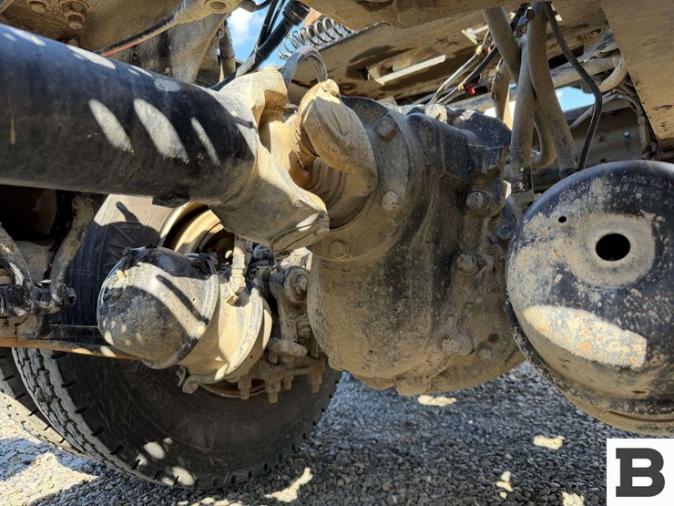 2012-freightliner-cascadia-125-image-22