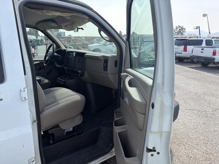 2007-chevrolet-express-2500-image-8