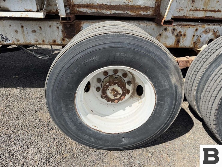 1977-international-fertilizer-truck-image-21