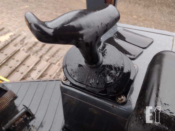 2013-deere-450j-image-7