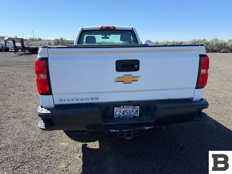 2018-chevrolet-silverado-1500-image-16