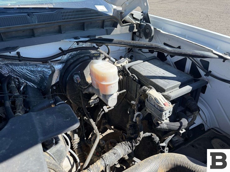 2018-chevrolet-silverado-1500-image-30