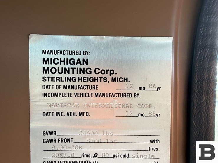 1985-international-1854-flatbed-truck-image-57