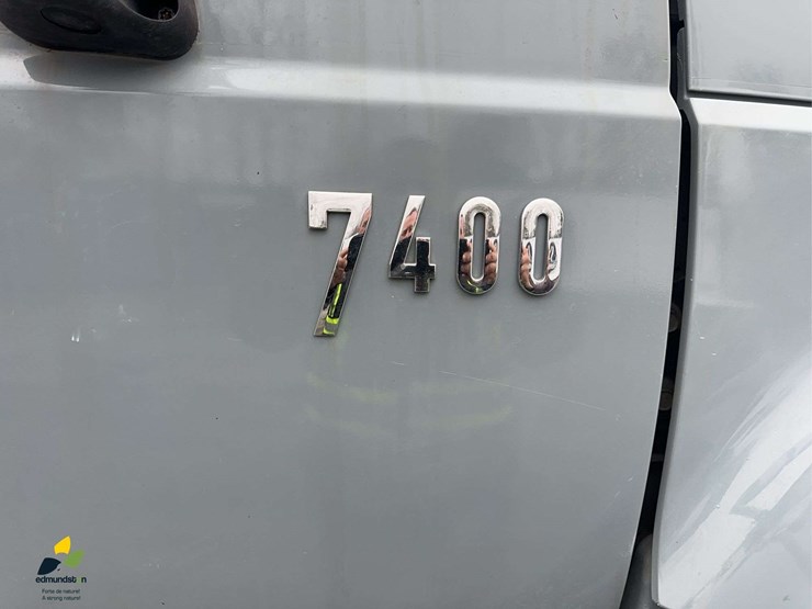 2006-international-7400-image-13