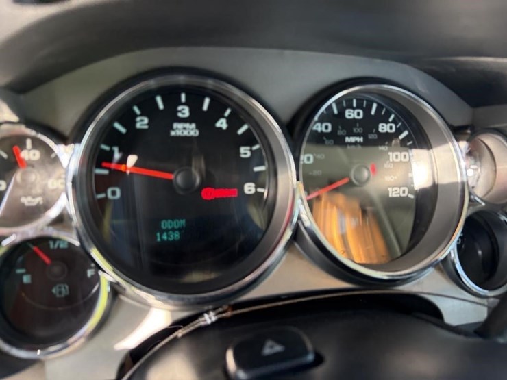 2012-chevrolet-2500-image-8