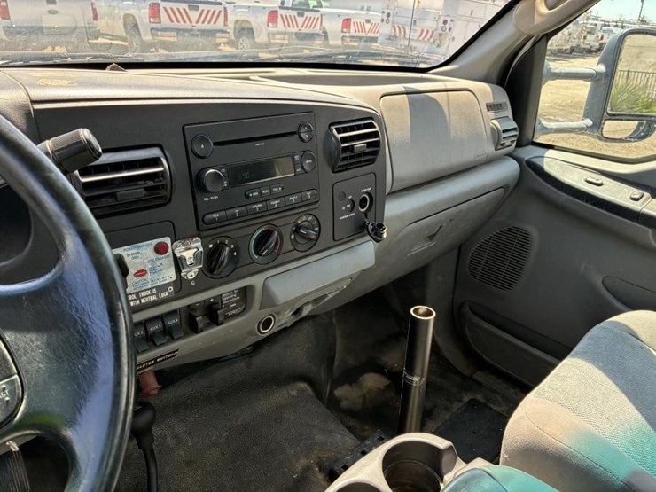 2006-ford-f450-image-16