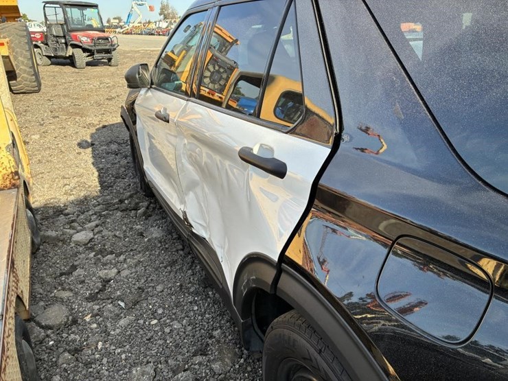 2022-ford-explorer-police-interceptor-image-5