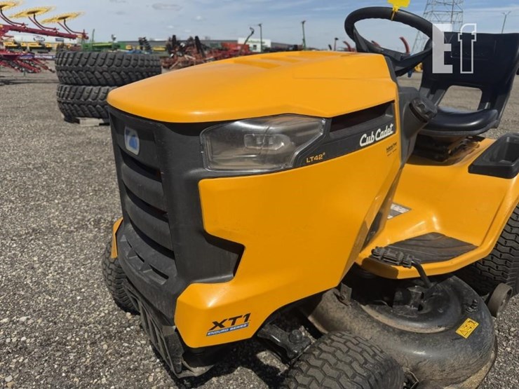 2018-cub-cadet-xt1-lt42-image-9