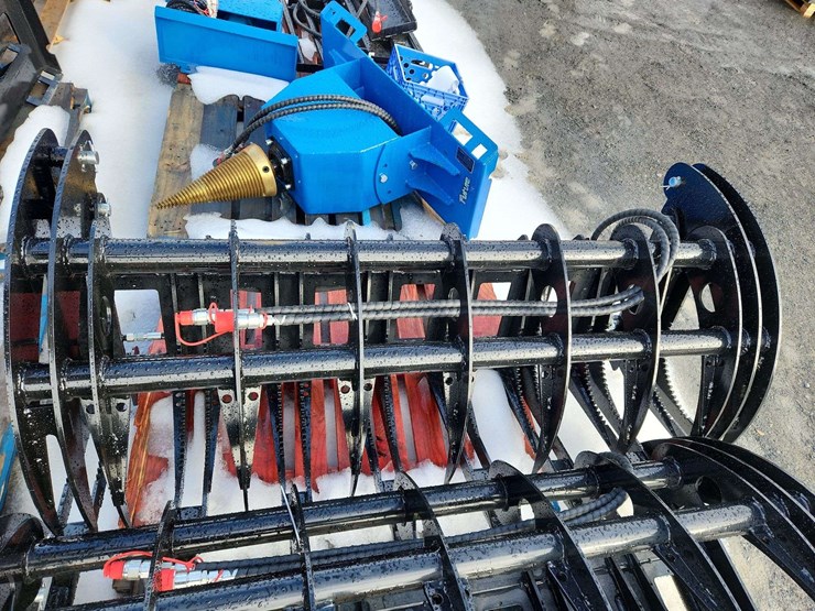 future-ft-se61-skid-steer-grapple-image-1