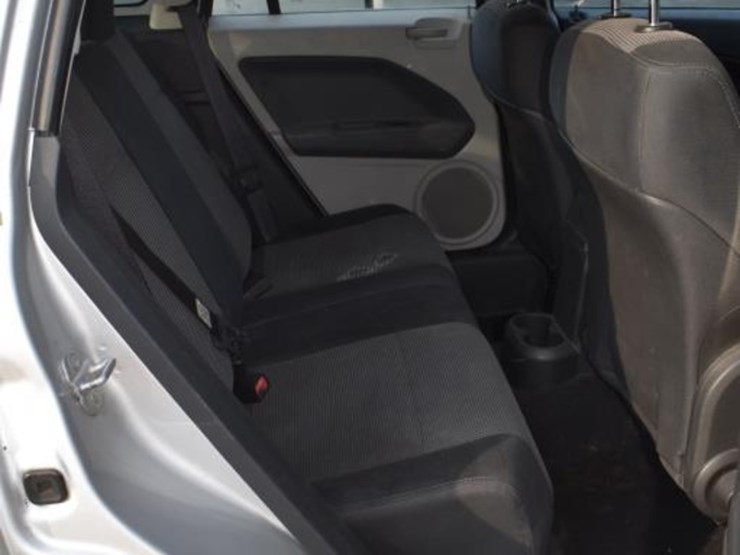 2011-dodge-caliber-image-10