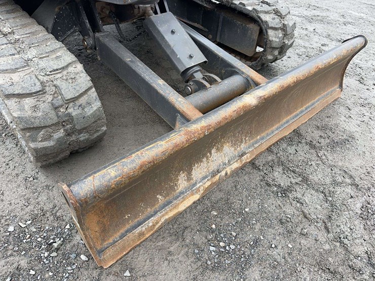 2024-case-cx37c-image-18