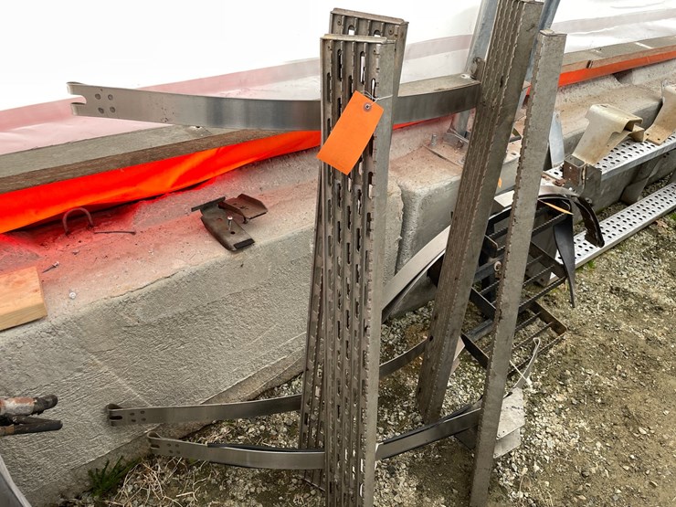 #10383-•-(2)-kenworth-fuel-tank-steps-image-4