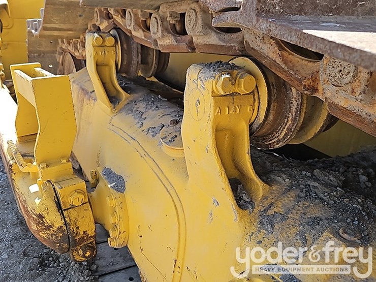 2005-komatsu-d65ex-15-image-22