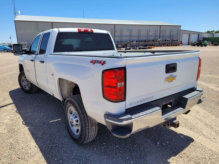 2019-chevrolet-silverado-2500-w/t-image-7