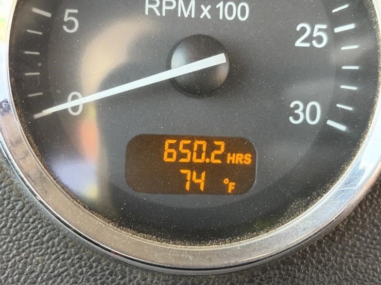 2015-peterbilt-365-image-15