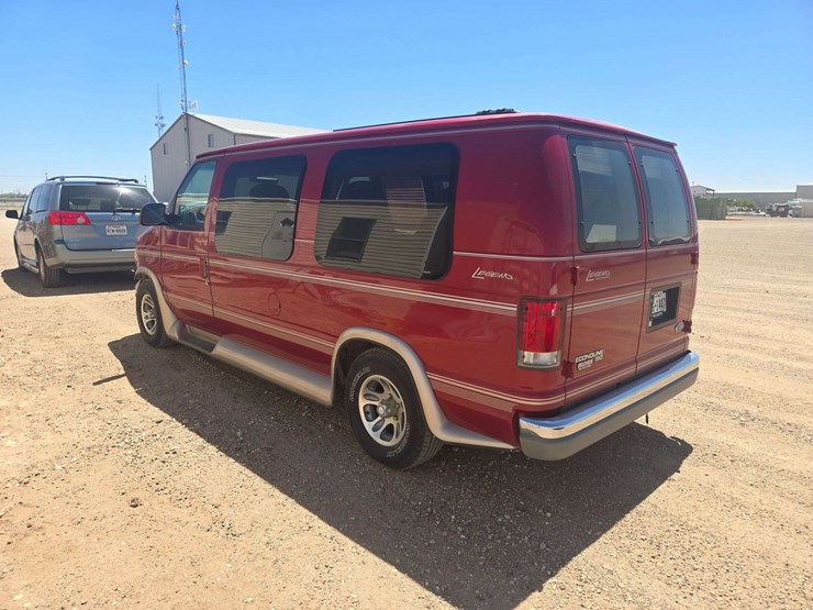 1998-ford-e150-econoline-cargo-van-3d-image-4