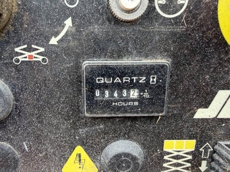 2014-jlg-4069le-image-14